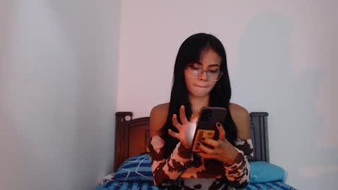 Violet online show from February 16, 2:28 pm