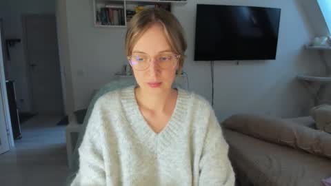 Violet online show from October 7, 12:20 pm