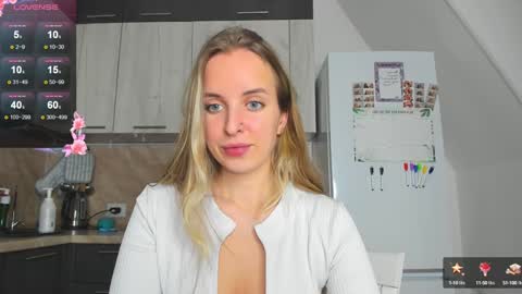 Violet online show from December 10, 1:44 pm