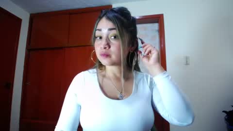 violet_bosh1 online show from July 26, 3:58 am