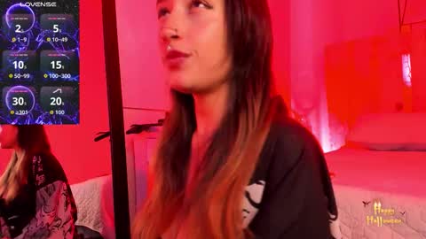 Snapshot of violet_jonesss chatting on October 21, 3:05 pm Violet Jones online show from October 21, 3:05 pm