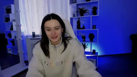 violet_margo online show from April 20, 7:11 am