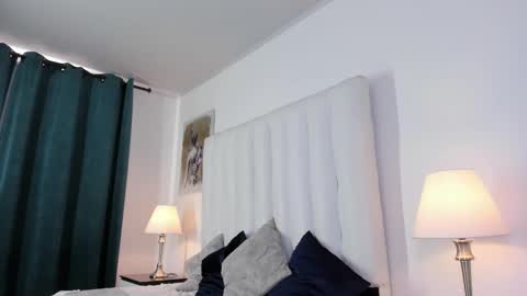 Snapshot of violet_queen2 chatting on September 11, 7:25 pm Mary online show from September 11, 7:25 pm