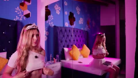 violet_smith01 online show from October 26, 12:55 pm