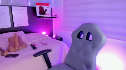 Snapshot of violet_spencer chatting on October 9, 8:02 pm Violeta online show from October 9, 8:02 pm