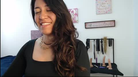 violeta_scott_ online show from May 13, 4:13 pm