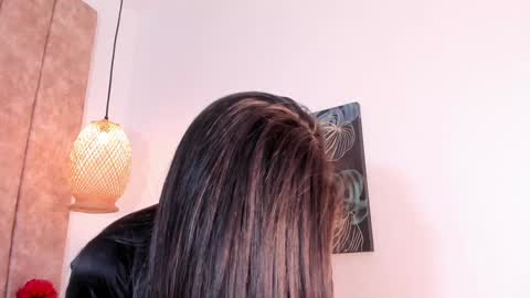 Snapshot of violethilton chatting on January 29, 8:04 pm violeth online show from January 29, 8:04 pm