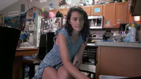 Snapshot of violethooper chatting on September 15, 3:53 pm Violet Hooper online show from September 15, 3:53 pm
