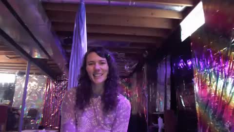 Snapshot of violethooper chatting on March 11, 2:40 pm Violet Hooper online show from March 11, 2:40 pm