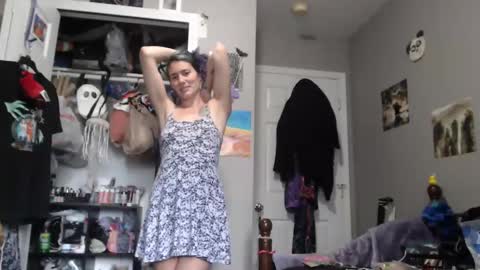 Snapshot of violethooper chatting on September 22, 3:43 pm Violet Hooper online show from September 22, 3:43 pm
