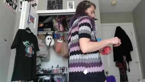 Snapshot of violethooper chatting on September 19, 3:22 pm Violet Hooper online show from September 19, 3:22 pm
