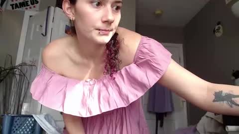 Snapshot of violethooper chatting on February 5, 4:15 pm Violet Hooper online show from February 5, 4:15 pm