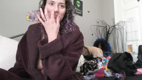 Snapshot of violethooper chatting on January 29, 5:24 pm Violet Hooper online show from January 29, 5:24 pm