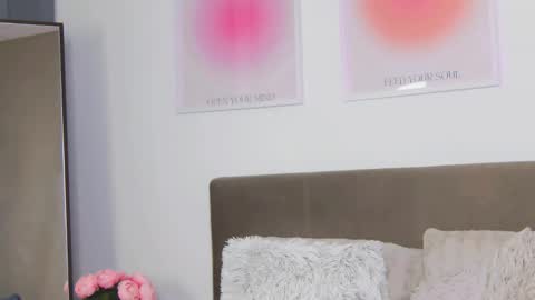 VioletSwone online show from November 22, 6:49 am