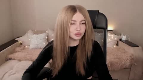 ViolettaOtis online show from February 16, 10:21 am