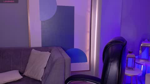 Violett Castel online show from February 23, 8:08 pm