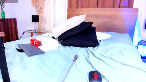 Violett online show from April 17, 5:53 am