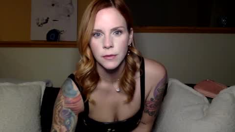 Violet online show from December 5, 12:30 am