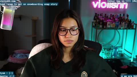 follow me on twitter violishh and ig violishh  online show from February 3, 8:46 pm