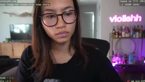 follow me on twitter violishh and ig violishh  online show from February 28, 9:23 pm