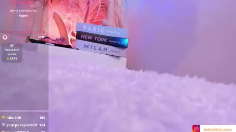 VIOLLET online show from December 17, 12:05 am