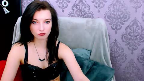 VirginLuna online show from February 12, 10:00 pm