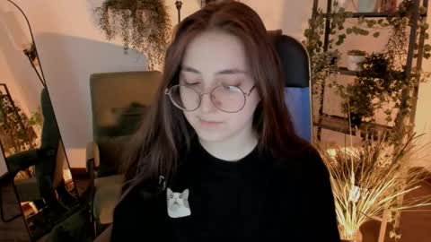 your love online show from April 19, 8:00 pm