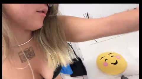 viva_lovee online show from July 1, 9:47 pm