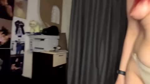 Aurora online show from April 2, 2:58 pm