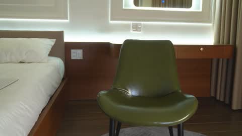 Vivian online show from March 26, 10:06 am