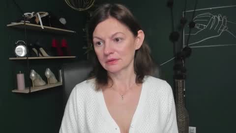 Vivian online show from October 13, 6:27 am