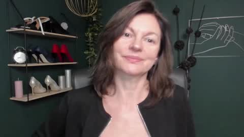 Vivian online show from September 30, 7:14 am