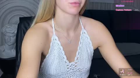 Snapshot of vivian_evans_ chatting on September 26, 1:25 am Vivian Evans online show from September 26, 1:25 am