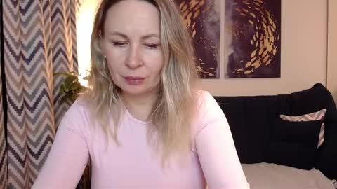 Vivian online show from October 26, 6:14 pm