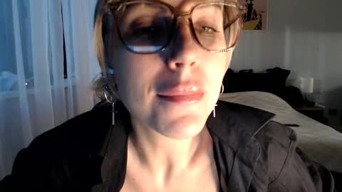 VI       online show from February 10, 2:37 pm