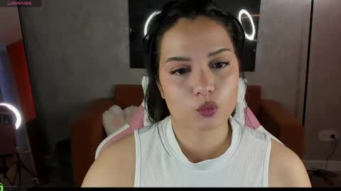vivien_ross online show from May 3, 1:09 am