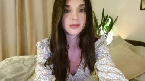 Lillian Rose online show from June 5, 3:43 am