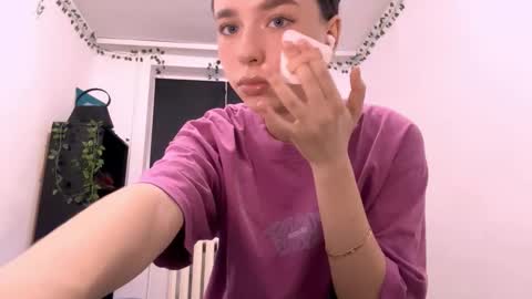 Vivi online show from October 27, 12:12 pm