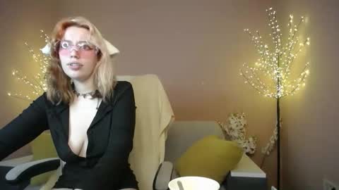 vixendi online show from April 12, 8:39 am