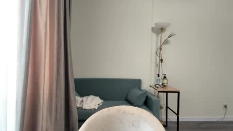 Miss Mia online show from April 10, 3:29 pm