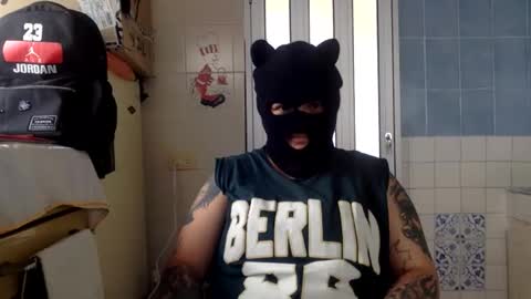 Danny and Ale online show from February 10, 5:49 pm