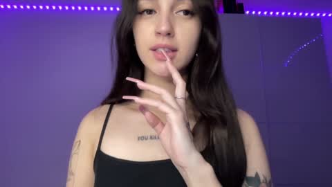Snapshot of w33d7 chatting on December 22, 9:42 pm Alice Before pvt write to me in PM online show from December 22, 9:42 pm