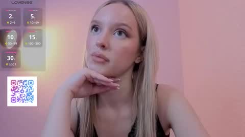 w_pickmebabby_w online show from November 10, 8:15 pm