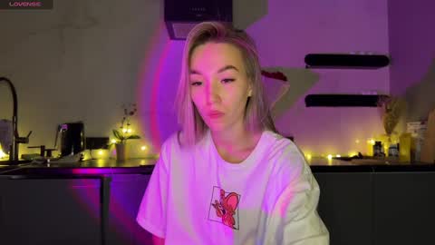 Snapshot of watergirl_ chatting on December 16, 5:06 am Im saving up for a new car help me online show from December 16, 5:06 am