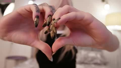 Lily online show from March 1, 6:29 pm