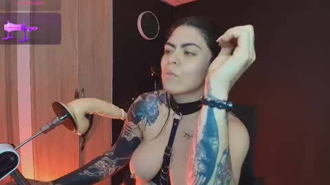 Snapshot of wednesdayfriday chatting on October 2, 6:35 pm Wednesday  Birthday show   December 18 online show from October 2, 6:35 pm