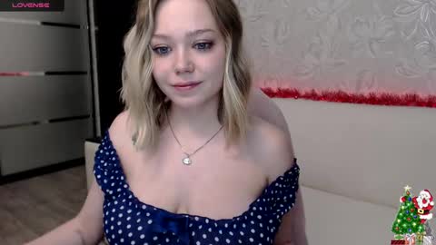 Your blonde Kelly online show from December 25, 8:07 pm