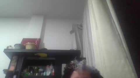 wen_jones online show from June 15, 5:51 am
