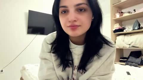 Kiki online show from April 3, 7:12 pm