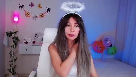 Wendi Foster online show from October 29, 2:42 pm